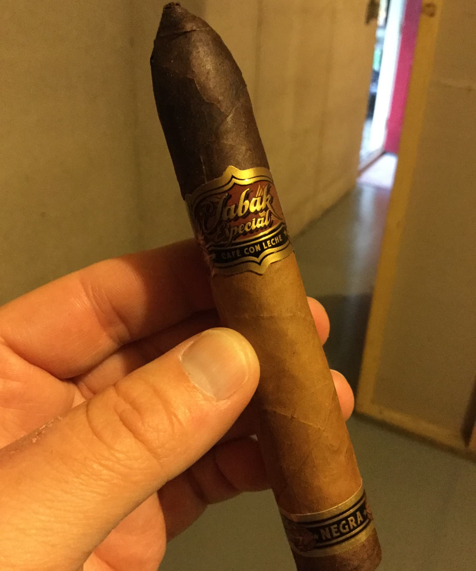 Tabak Especial Limited Cafe con Leche