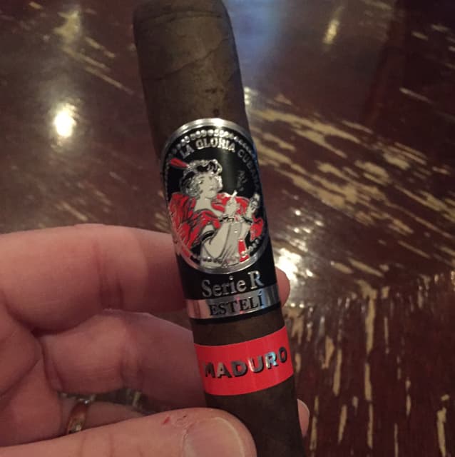 Serie R Maduro