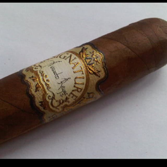 Signature Robusto