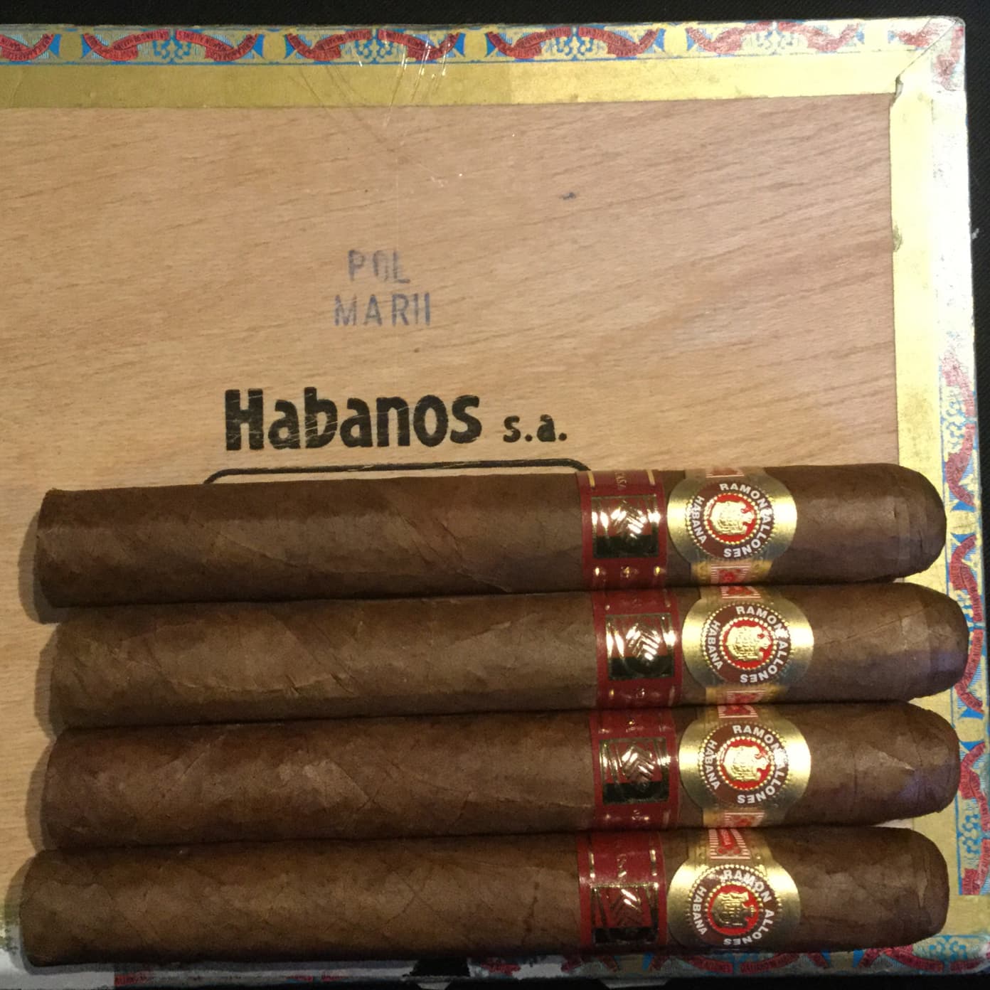 Exclusives (2010) LCDH Allones Superiores