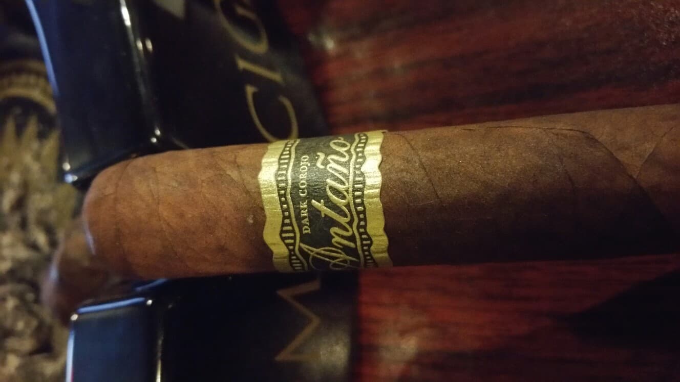 Antaño Dark Corojo (Doble Fuerte)