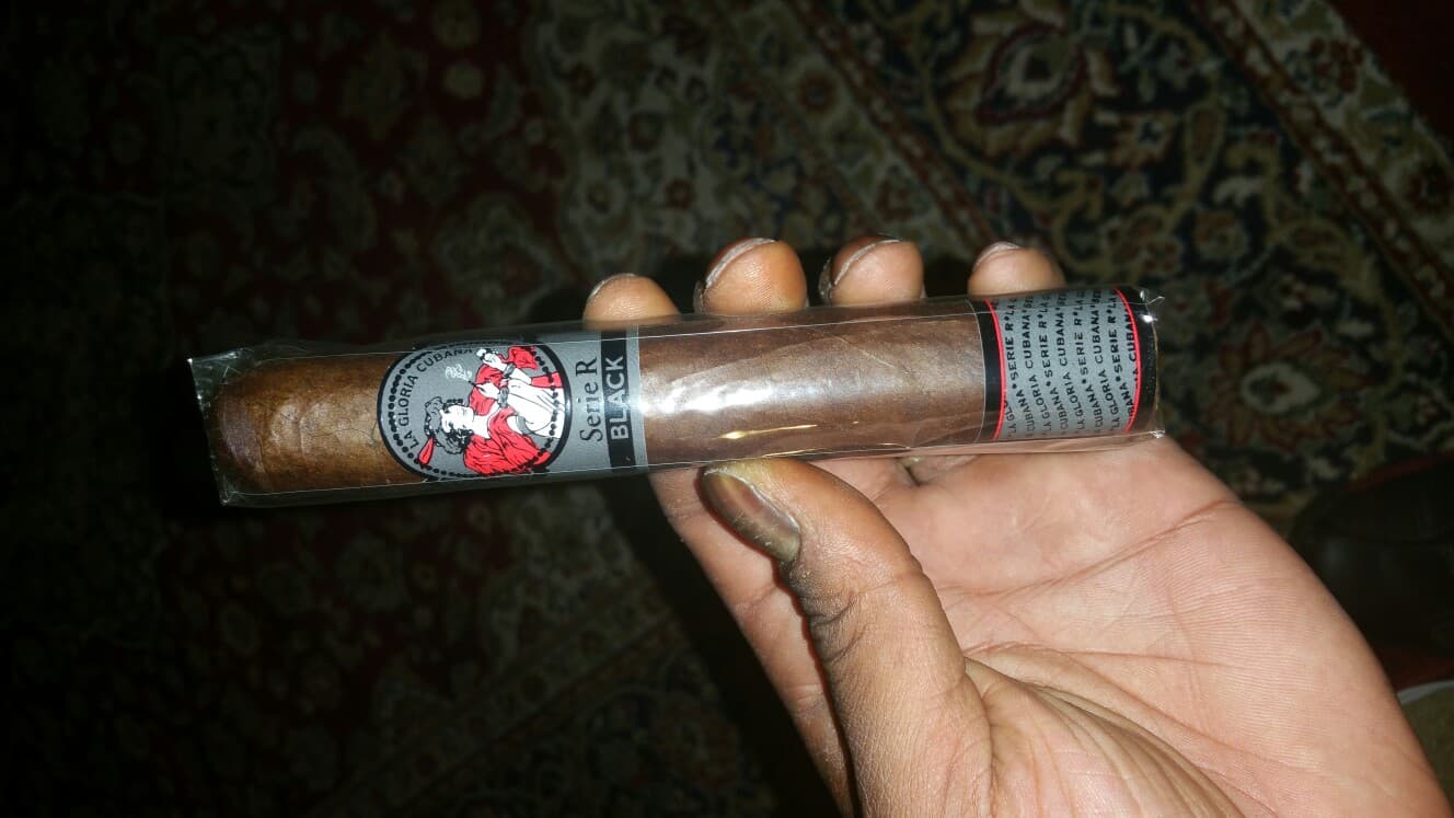 Serie R Black