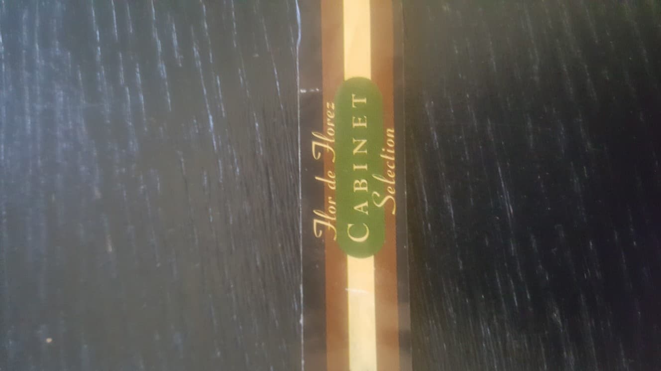 Cabinet Selection Robusto