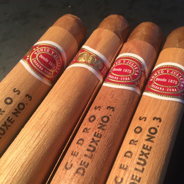 Cedros Deluxe