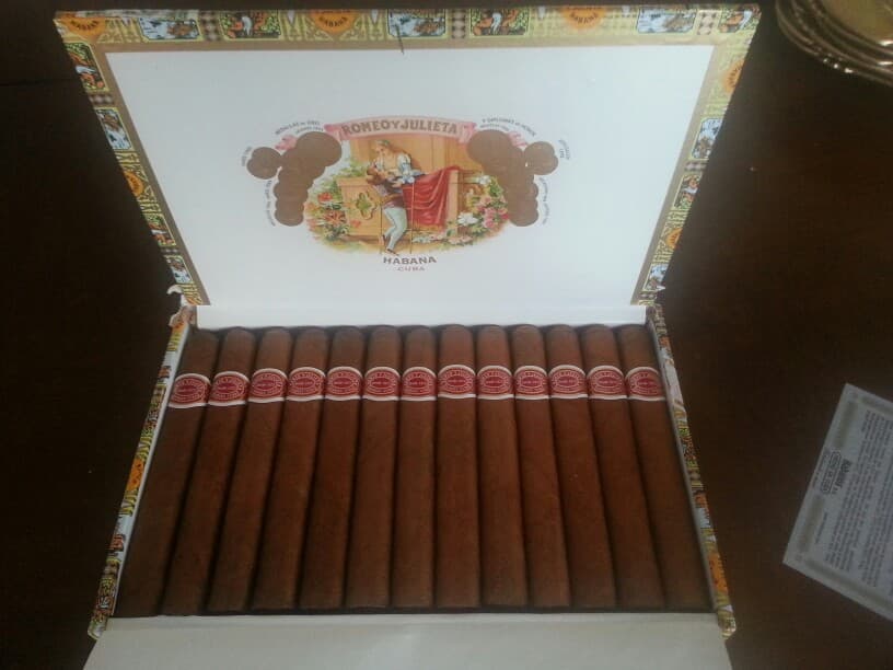 Petit Corona